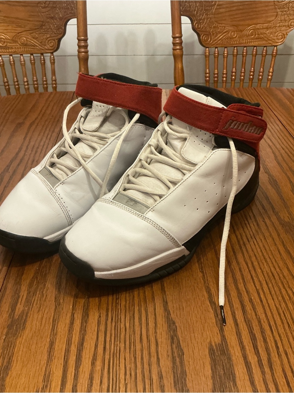 Nike Air Jordan Team Strong White Black Red Men’s Size 12 Mid Top Shoes